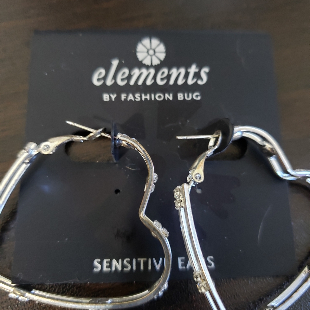 🔥Heart Pierced Earings